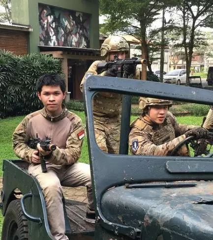 Aksi nyentrik Nicholas Sean © 2021 brilio.net