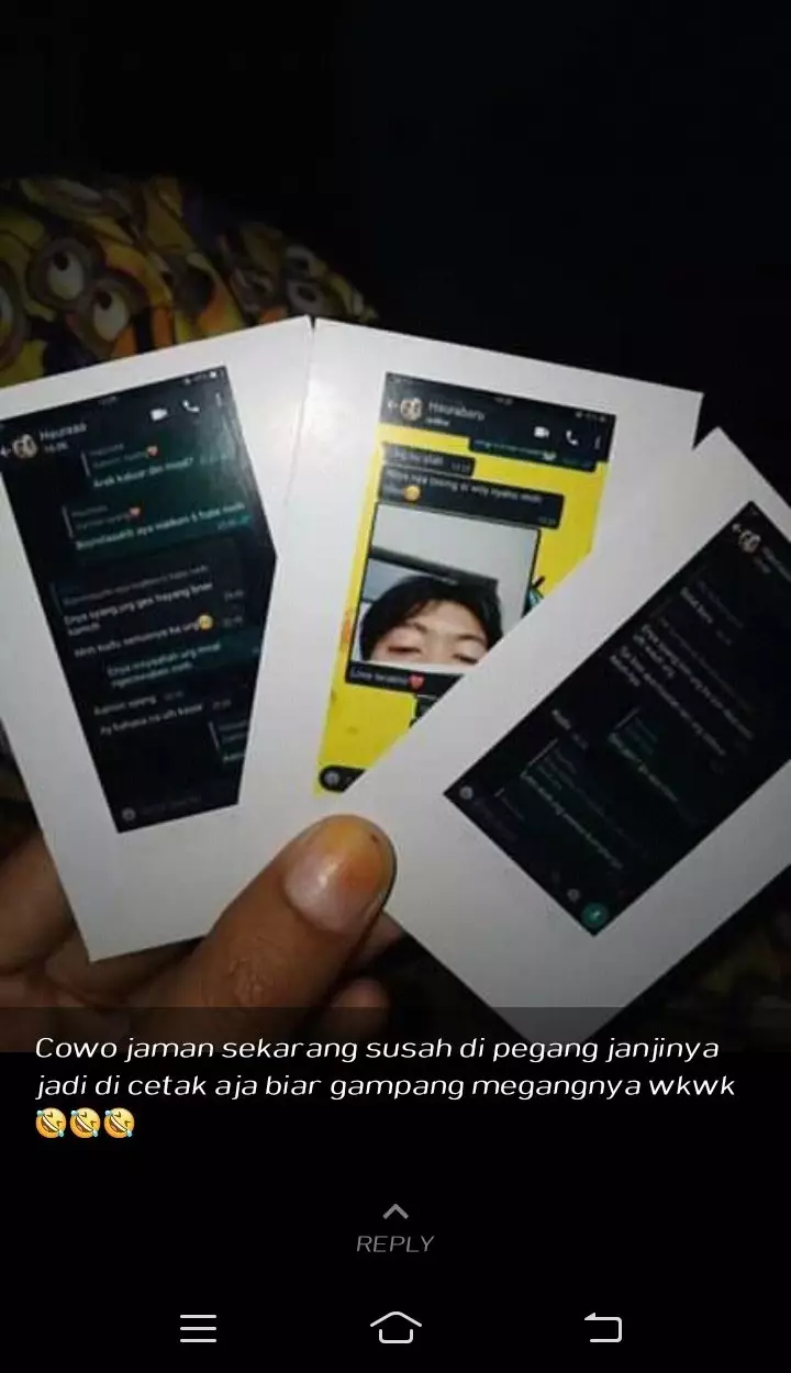 Status soal cinta di WA © Twitter