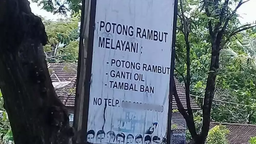 Spanduk dan papan tambal ban © berbagai sumber Spanduk dan papan tambal ban © berbagai sumber