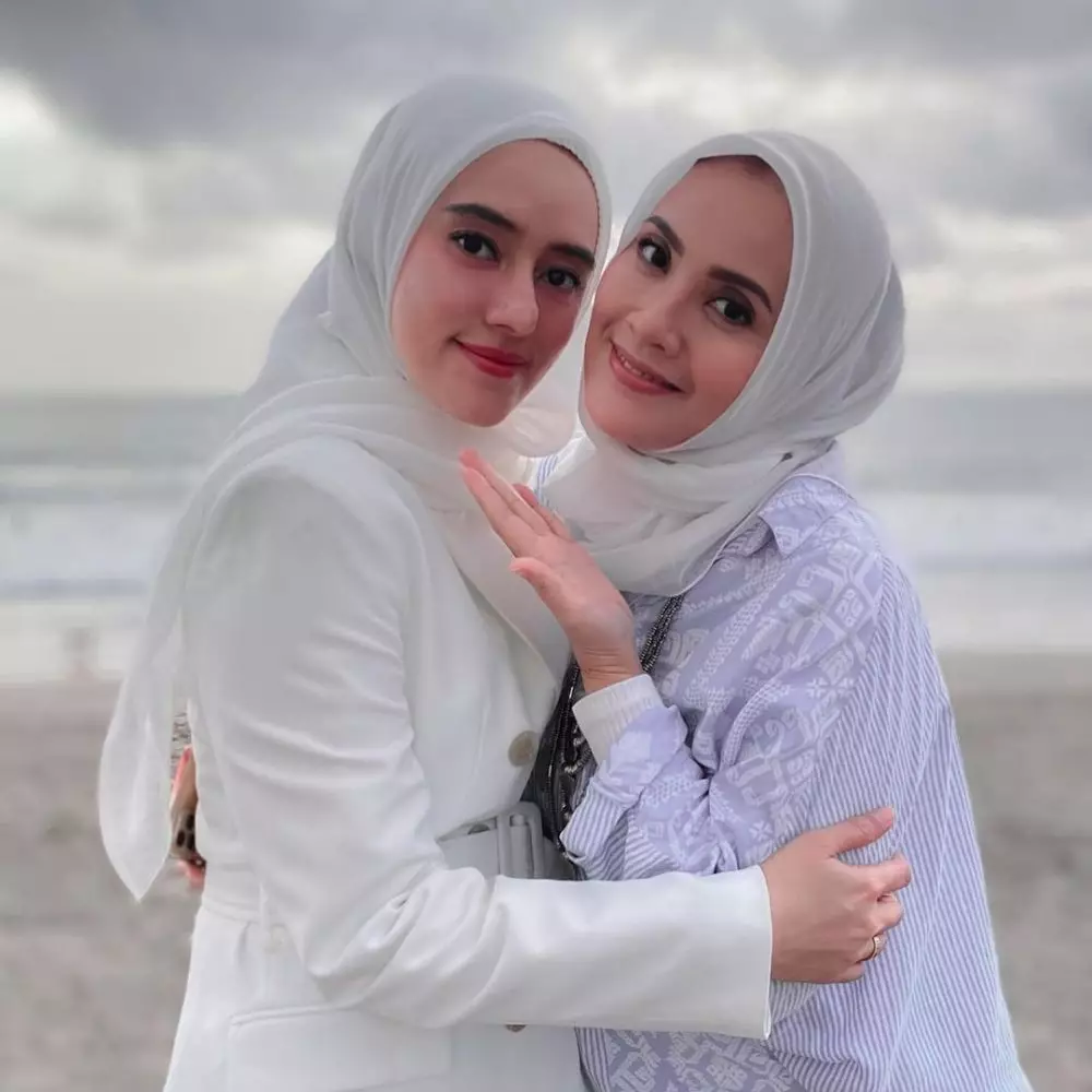 kebersamaan elma theana dan fairuz © Instagram kebersamaan elma theana dan fairuz © Instagram