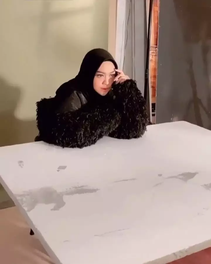 Gaya pemotretan Ria Ricis dalam berbagai tema Instagram © 2021 brilio.net