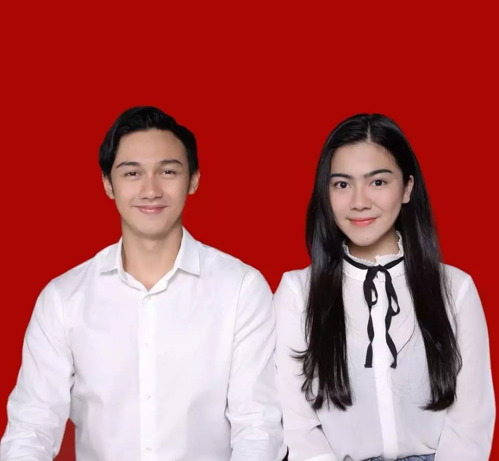 Seleb cantik di pasfoto buku nikah © Instagram