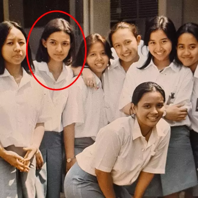 Seleb cantik bareng geng SMA © Instagram Seleb cantik bareng geng SMA © Instagram