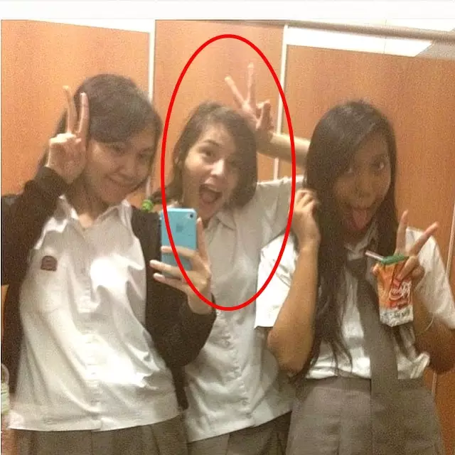 Seleb cantik bareng geng SMA © Instagram Seleb cantik bareng geng SMA © Instagram