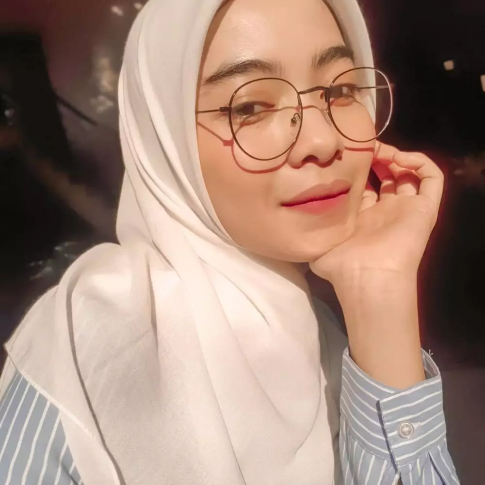 Pesona Novia calon istri Ikbal Fauzi © 2021 brilio.net Instagram Pesona Novia calon istri Ikbal Fauzi © 2021 brilio.net Instagram