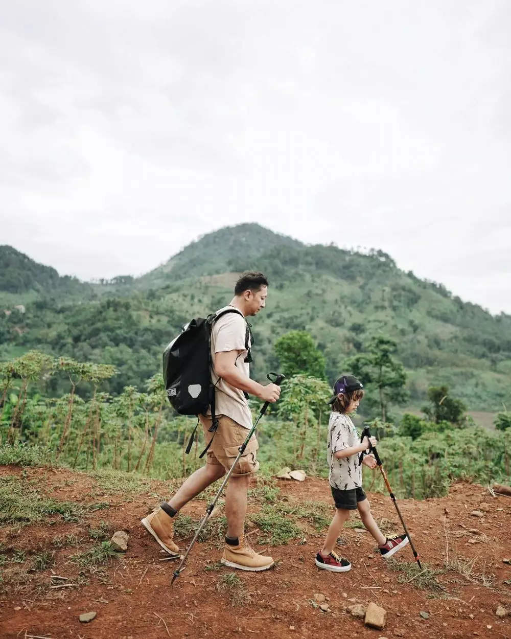 Seleb ajak anak main di alam © 2021 brilio.net Seleb ajak anak main di alam © 2021 brilio.net