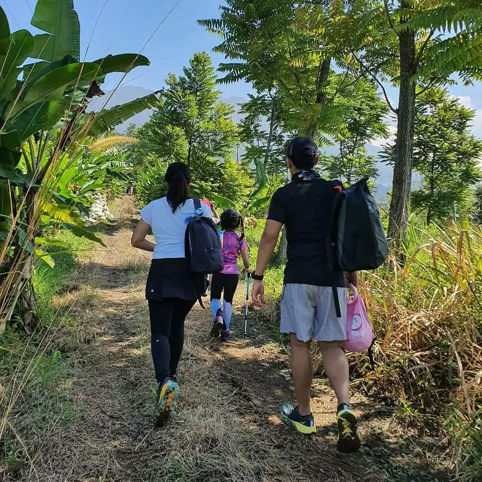 Seleb ajak anak main di alam © 2021 brilio.net Seleb ajak anak main di alam © 2021 brilio.net