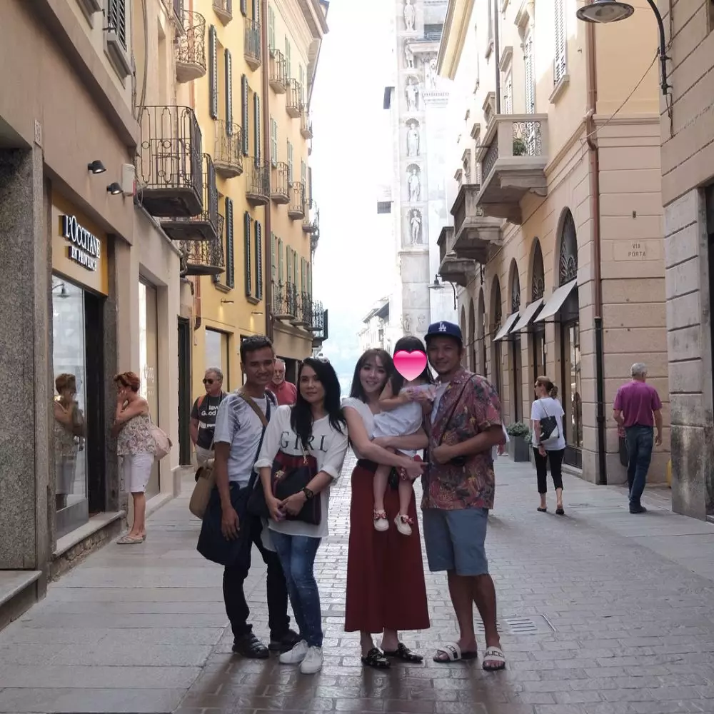 Kebersamaan Gisel dan ibunda © Instagram