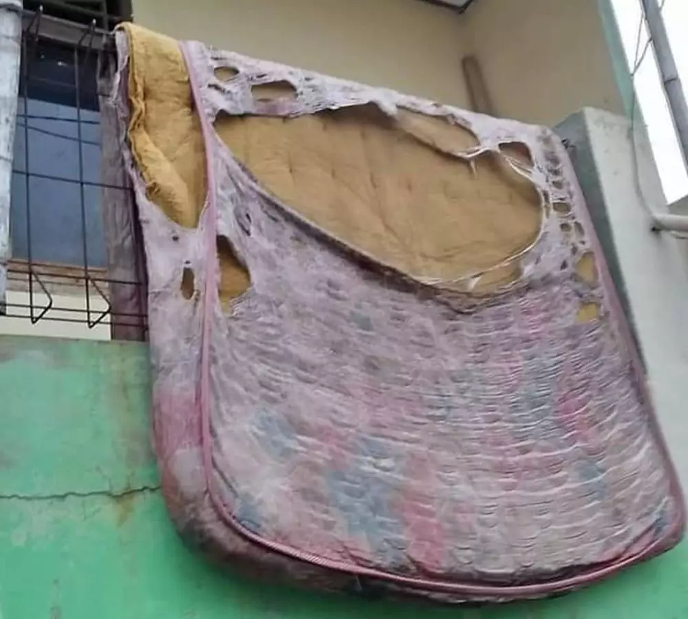 kasur absurd bikin meringis © Berbagai Sumber