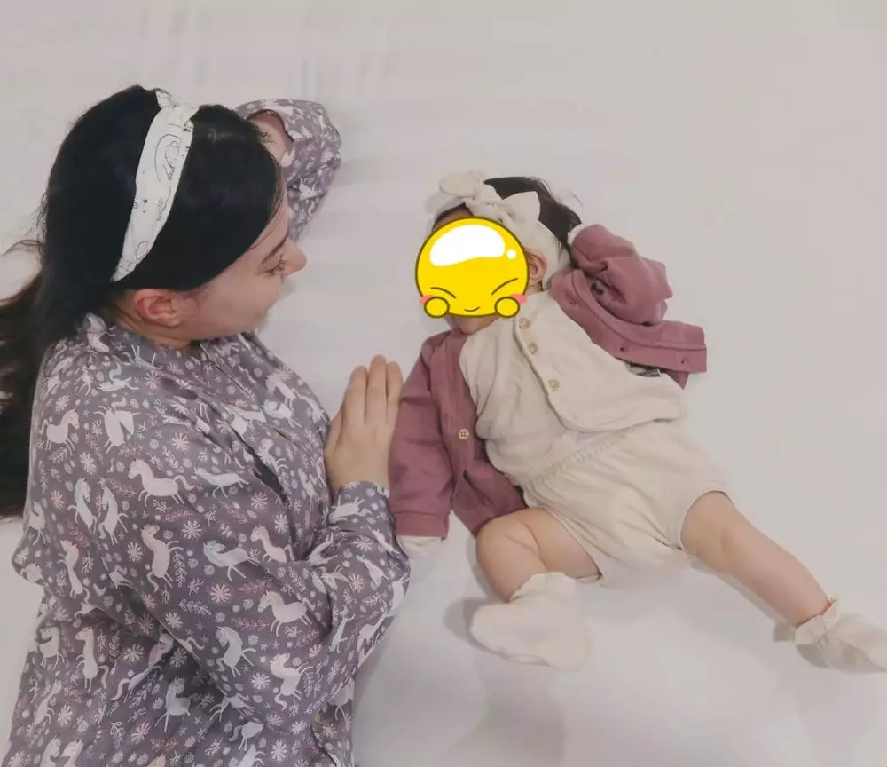 Momen Asmirandah momong anak © Instagram Momen Asmirandah momong anak © Instagram