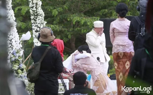 akad dan resepsi kalina vicky © berbagai sumber