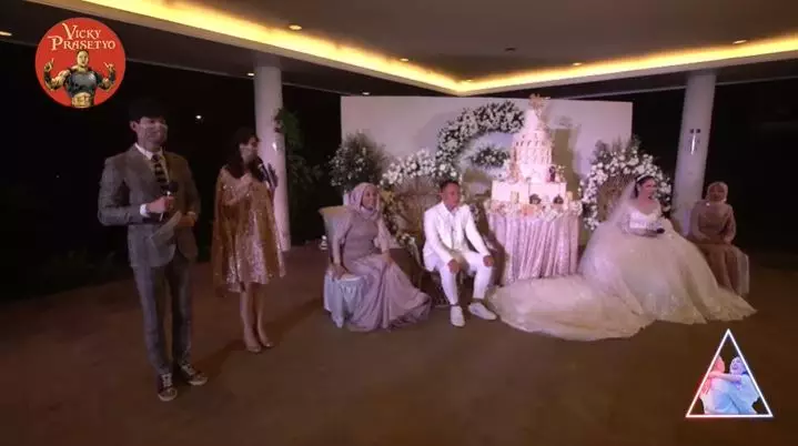 seleb di pernikahan Vicky-Kalina © 2021 brilio.net seleb di pernikahan Vicky-Kalina © 2021 brilio.net