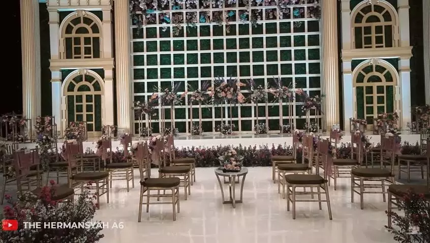 potret dekorasi lamaran atta dan aurel © YouTube