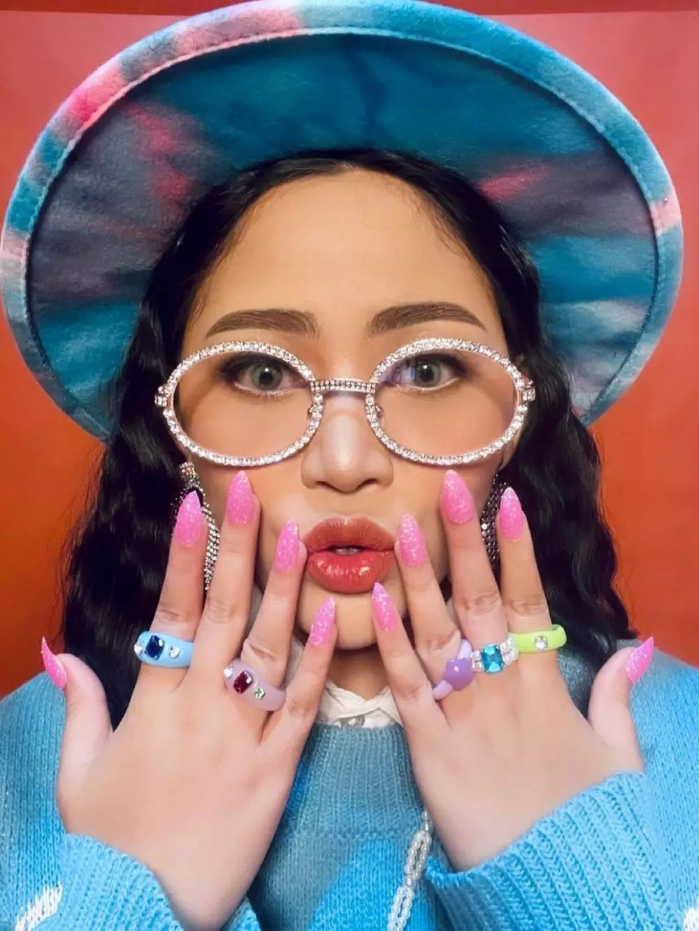 Rachel Vennya dengan busana colorful © 2021 brilio.net