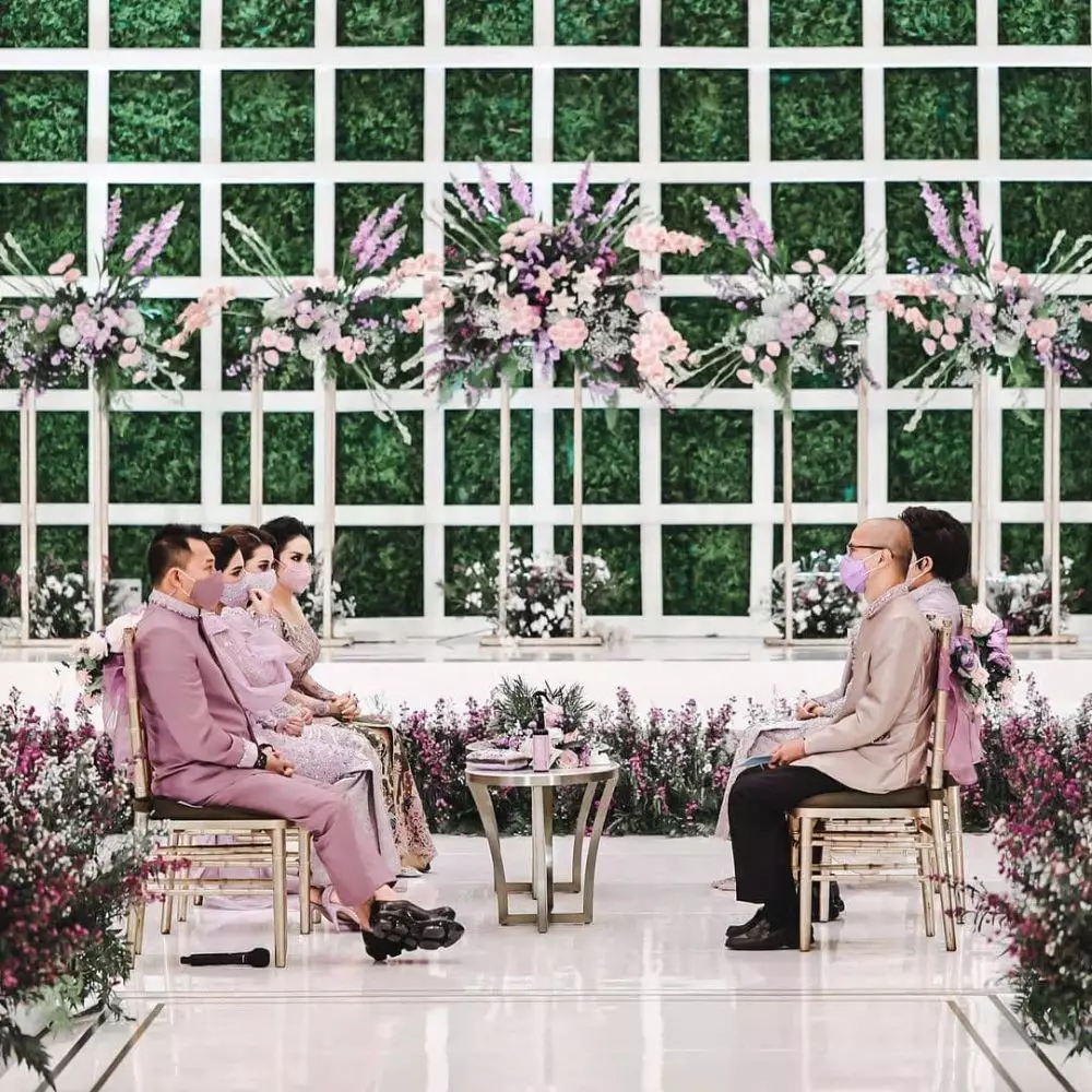 Krisdayanti & Ashanty di acara lamaran Aurel © 2021 brilio.net