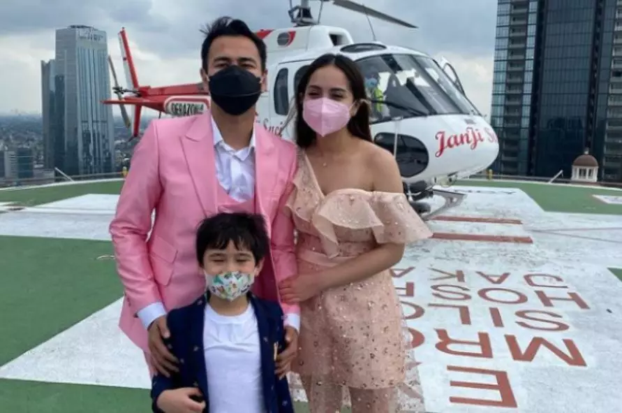 kencan seleb naik helikopter © 2021 brilio.net