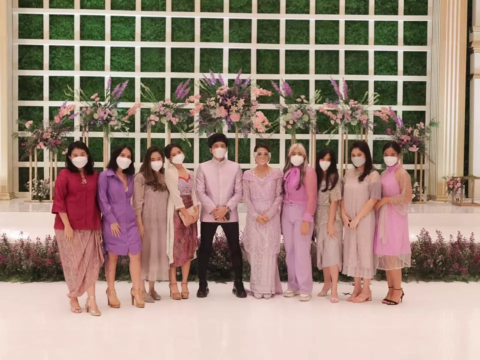 sahabat Aurel di lamaran © 2021 brilio.net