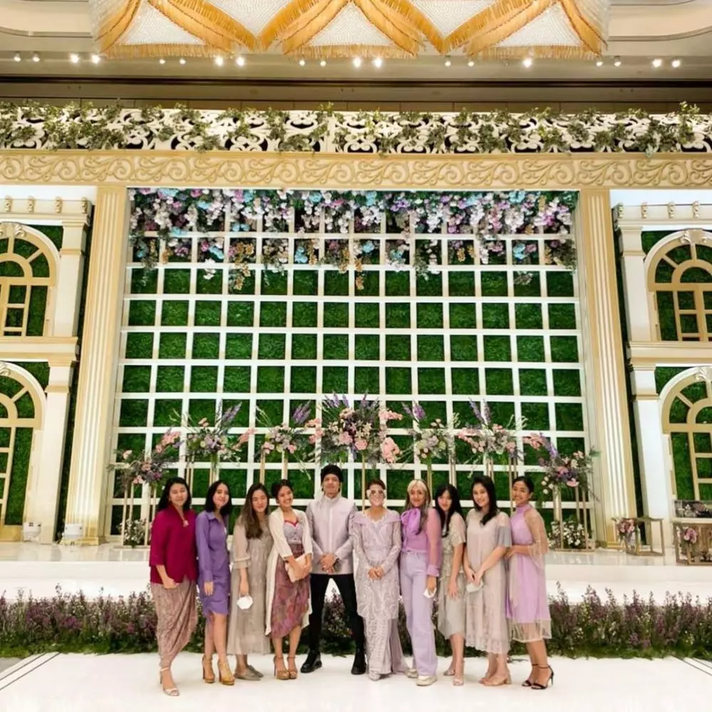 sahabat Aurel di lamaran © 2021 brilio.net