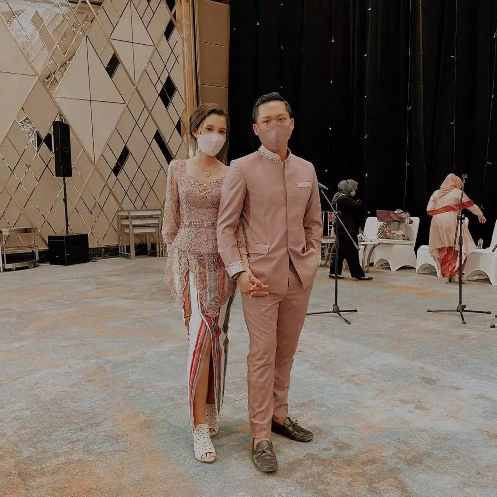 Azriel Hermansyah & Sarah Menzel di lamaran Aurel © 2021 brilio.net