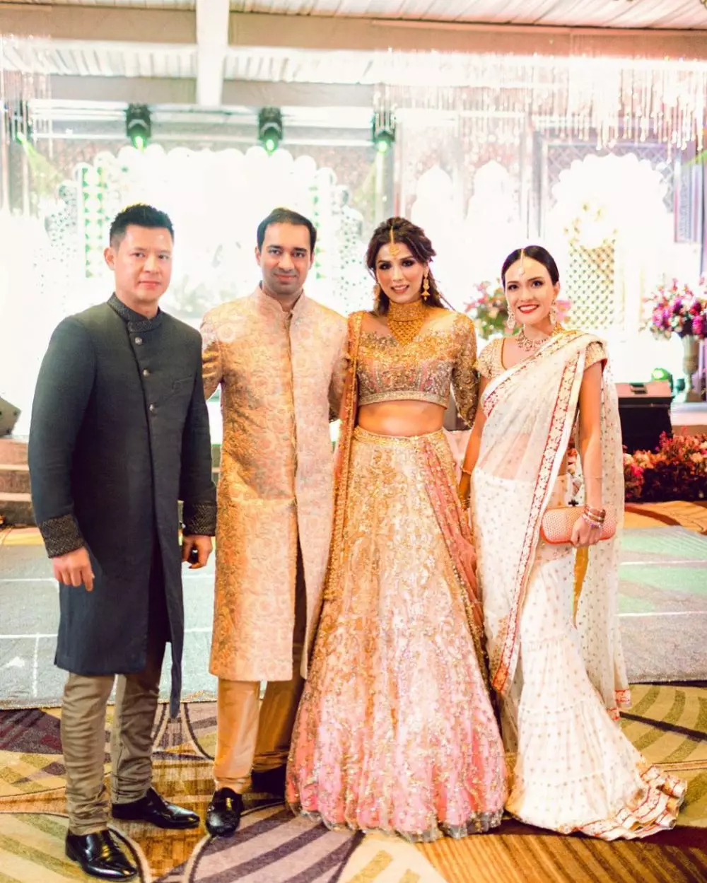 Gaya seleb kondangan pakai baju India © Instagram