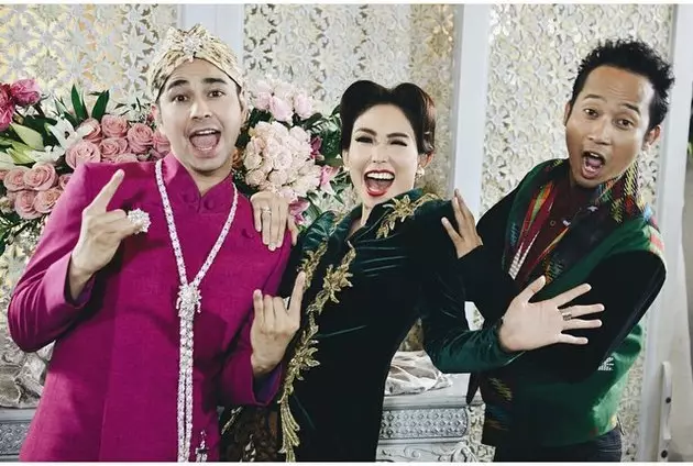 Ayu Dewi jadi MC seleb © 2021 brilio.net Ayu Dewi jadi MC seleb © 2021 brilio.net