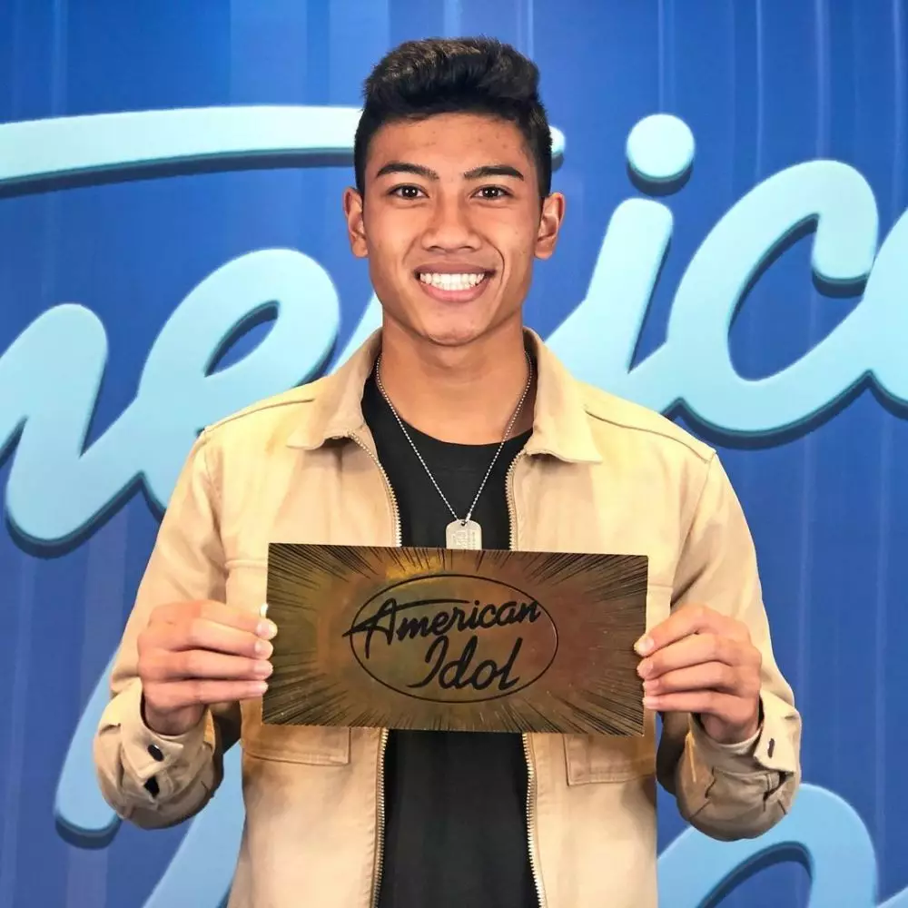 pesona Dzaki Sukarno, pemuda asal Indonesia yang lolos American Idol © 2021 brilio.net Instagram pesona Dzaki Sukarno, pemuda asal Indonesia yang lolos American Idol © 2021 brilio.net Instagram