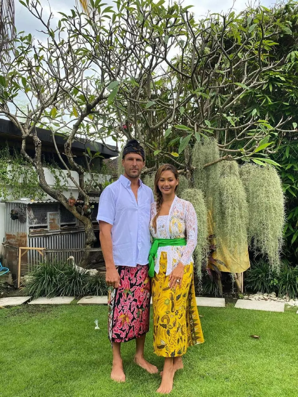 Seleb pakai baju adat Bali 2021 © 2021 brilio.net