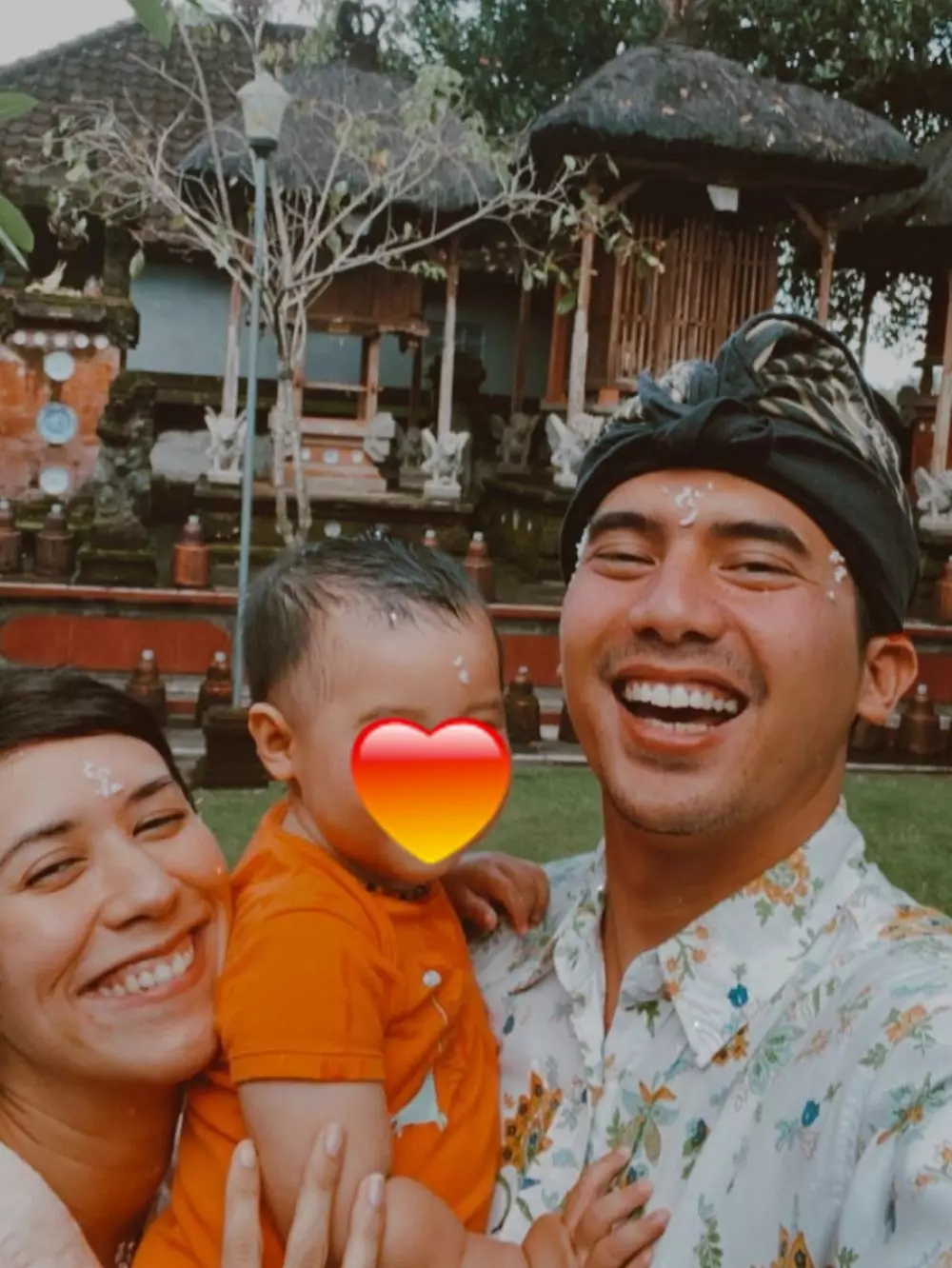 Seleb pakai baju adat Bali 2021 © 2021 brilio.net