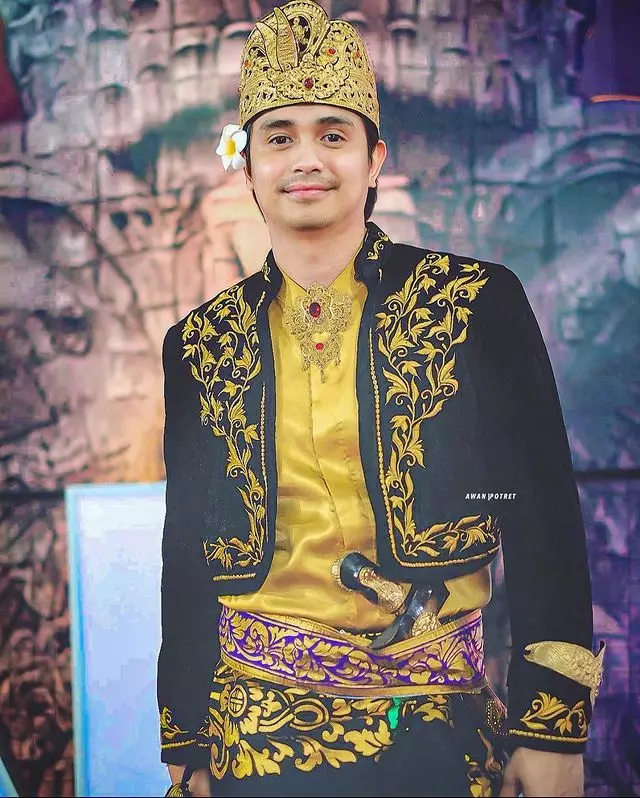 Seleb pakai baju adat Bali 2021 © 2021 brilio.net