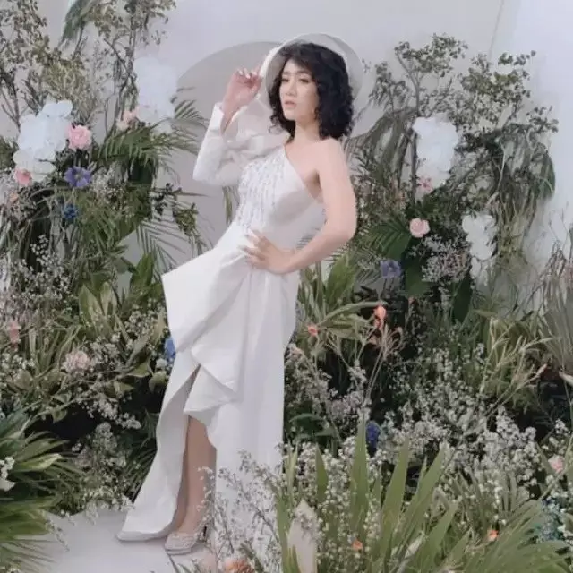 Febby Rastanty pemotretan rambut pendek © Instagram Febby Rastanty pemotretan rambut pendek © Instagram