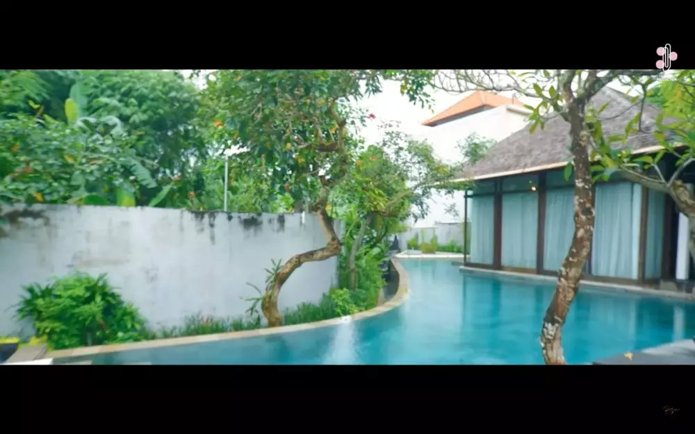 Penampakan vila Rossa di Bali YouTube Penampakan vila Rossa di Bali YouTube