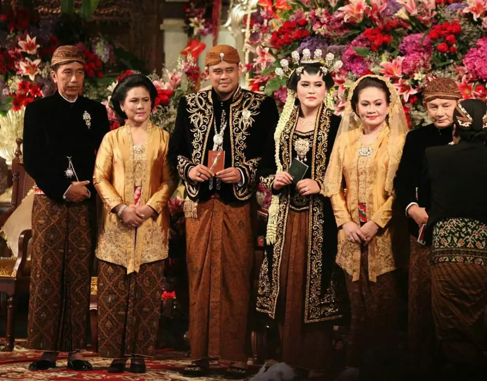 Seleb siarkan prosesi pernikahan secara live © 2021 brilio.net