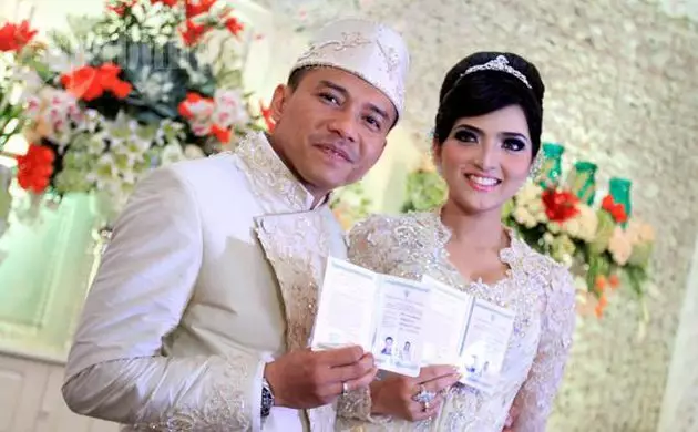 Seleb siarkan prosesi pernikahan secara live © 2021 brilio.net