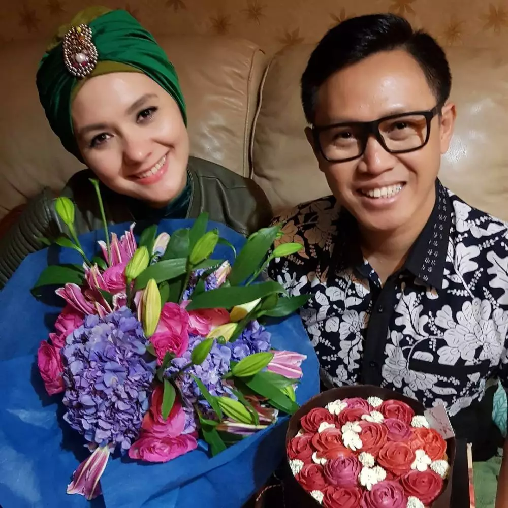 Seleb siarkan prosesi pernikahan secara live © 2021 brilio.net