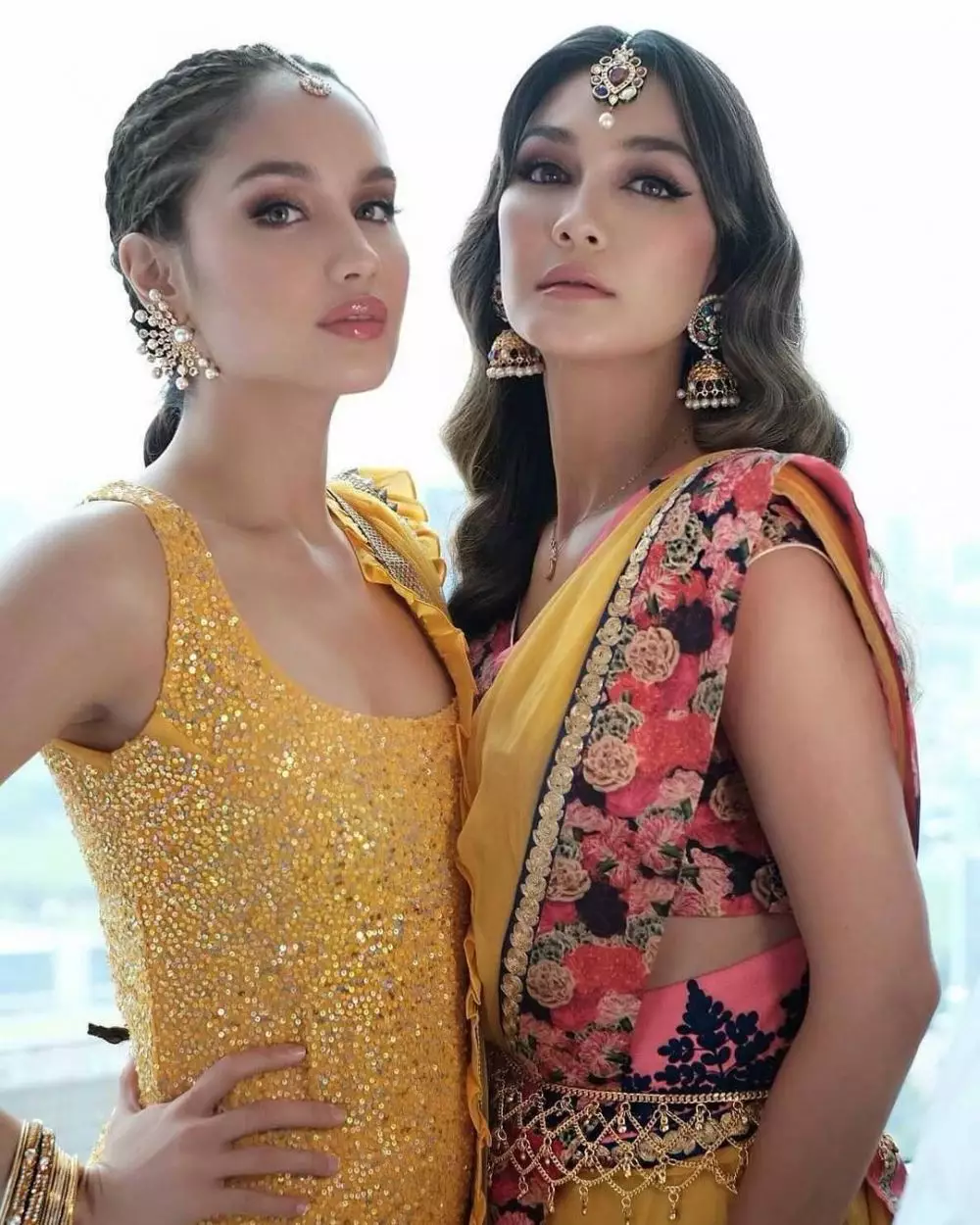 penampilan Luna Maya & Cinta Laura jadi sorotan Instagram penampilan Luna Maya & Cinta Laura jadi sorotan Instagram