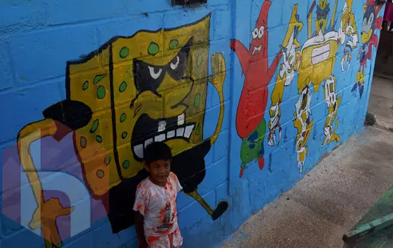 gambar kartun absurd di tembok Berbagai sumber