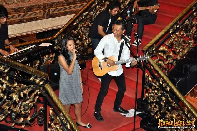 seleb manggung bareng ayah © 2021 brilio.net