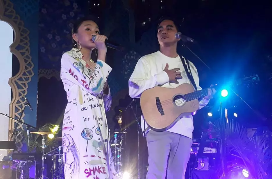 seleb manggung bareng ayah © 2021 brilio.net