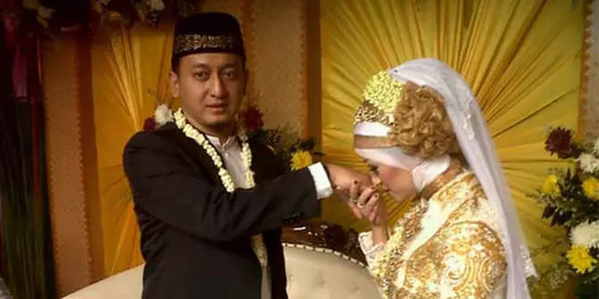 beda gaya seleb menikah dengan ustaz © berbagai sumber