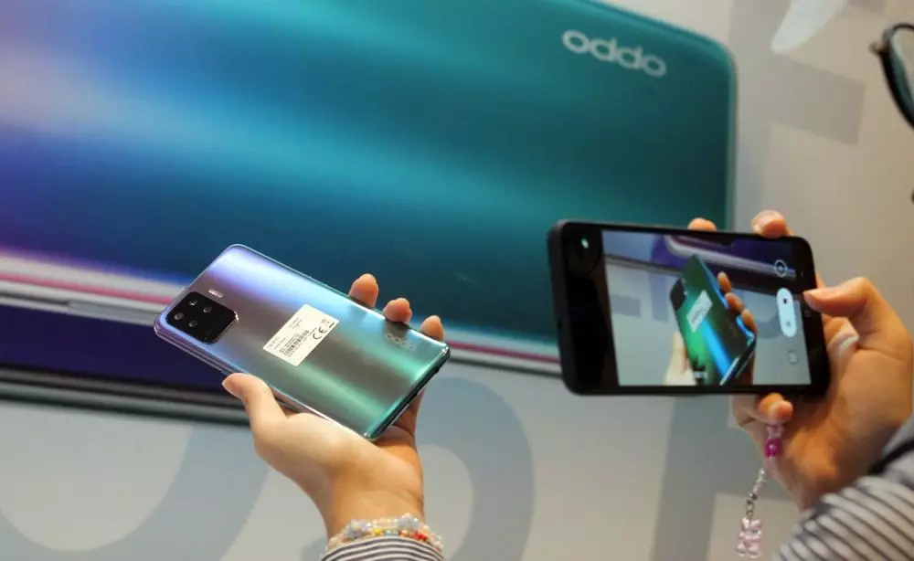 Oppo Reno 5 F © 2021 brilio.net
