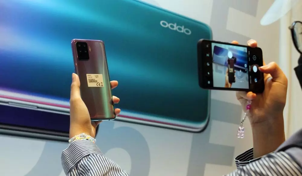 Oppo Reno 5 F © 2021 brilio.net