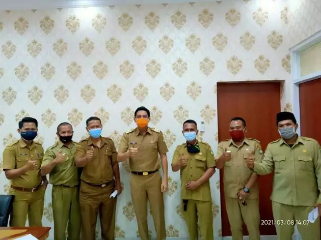 Lucky Hakim pakai seragam dinas © 2021 brilio.net