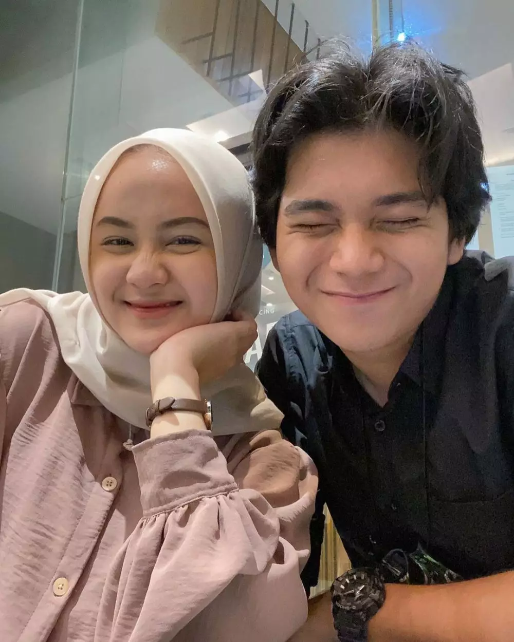 potret Ajil Ditto dengan pacar baru © 2021 brilio.net