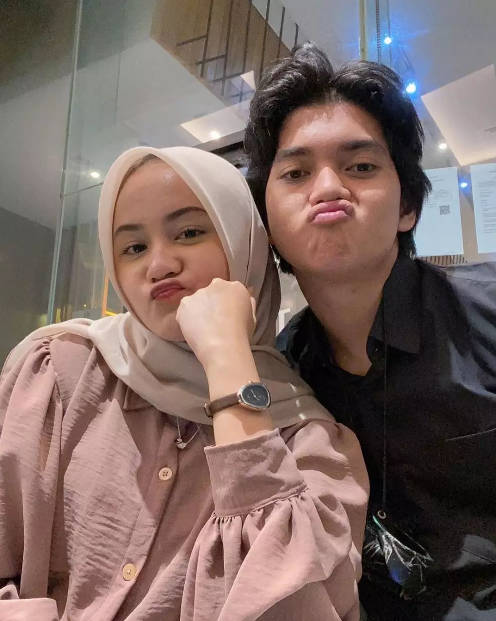 potret Ajil Ditto dengan pacar baru © 2021 brilio.net