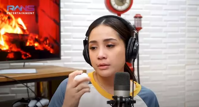 Cerita Nagita Slavina soal hubungan dengan ayah © YouTube Cerita Nagita Slavina soal hubungan dengan ayah © YouTube