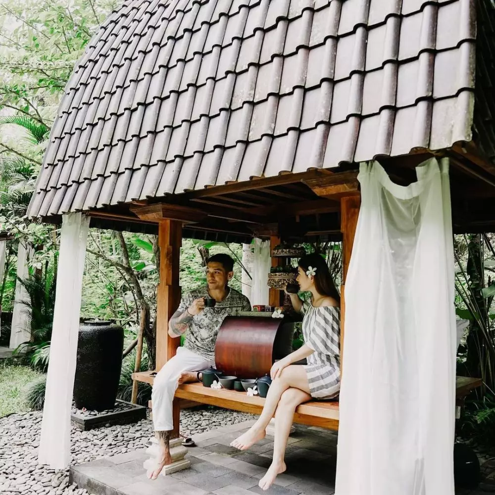 Potret Miller Khan dan kekasih © 2021 brilio.net Potret Miller Khan dan kekasih © 2021 brilio.net