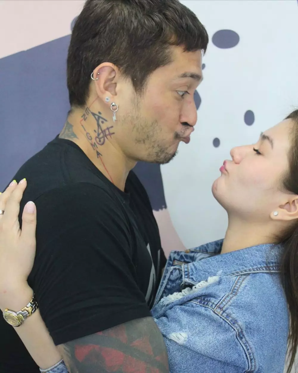 Potret Miller Khan dan kekasih © 2021 brilio.net Potret Miller Khan dan kekasih © 2021 brilio.net