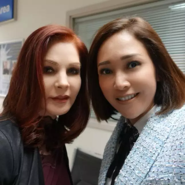 Seleb foto bareng artis Hollywood © 2021 brilio.net Seleb foto bareng artis Hollywood © 2021 brilio.net