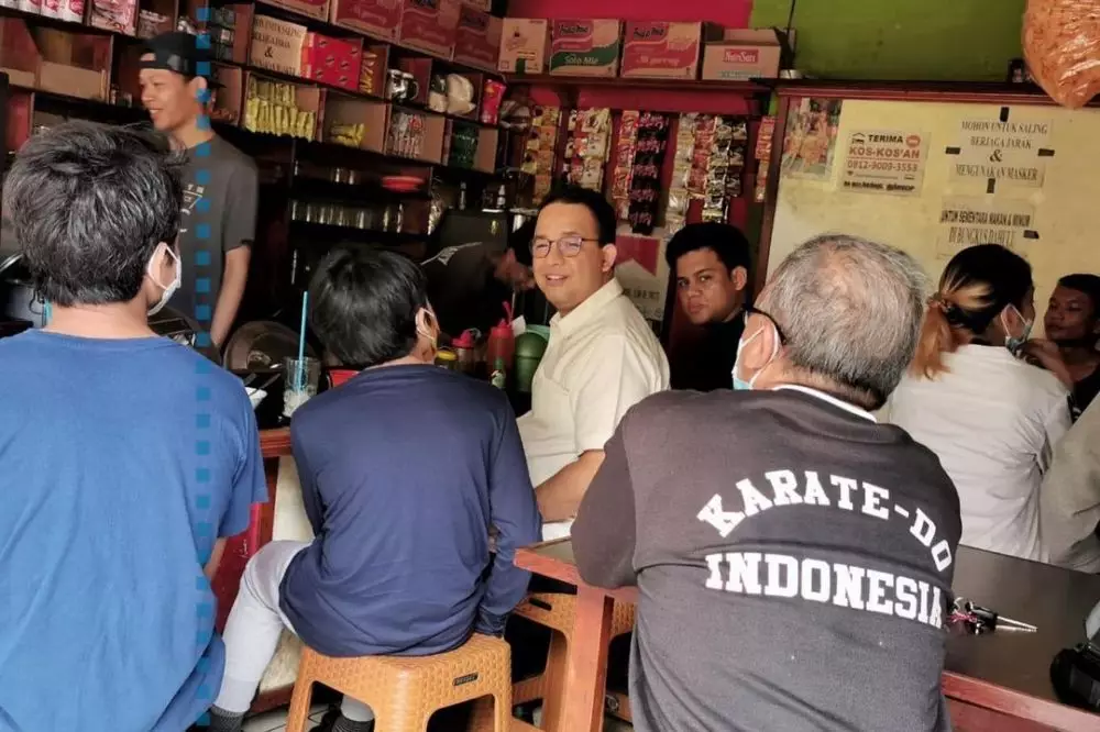 Cerita kocak Anies Baswedan di Warkop © Instagram Cerita kocak Anies Baswedan di Warkop © Instagram