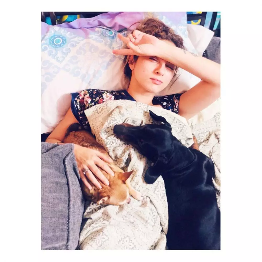 muka bantal kolosal India © Instagram muka bantal kolosal India © Instagram